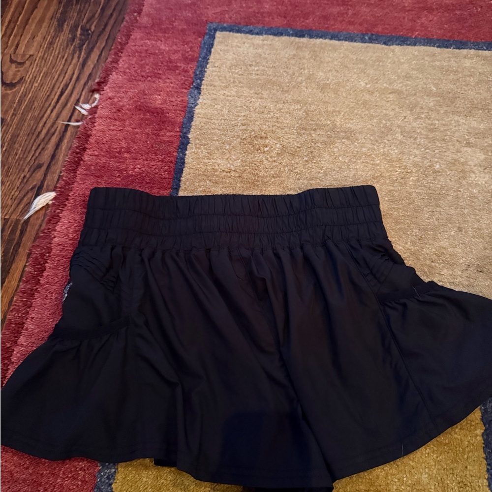 get your flirt on shorts fp movement by free people black - Picture 2 of 4